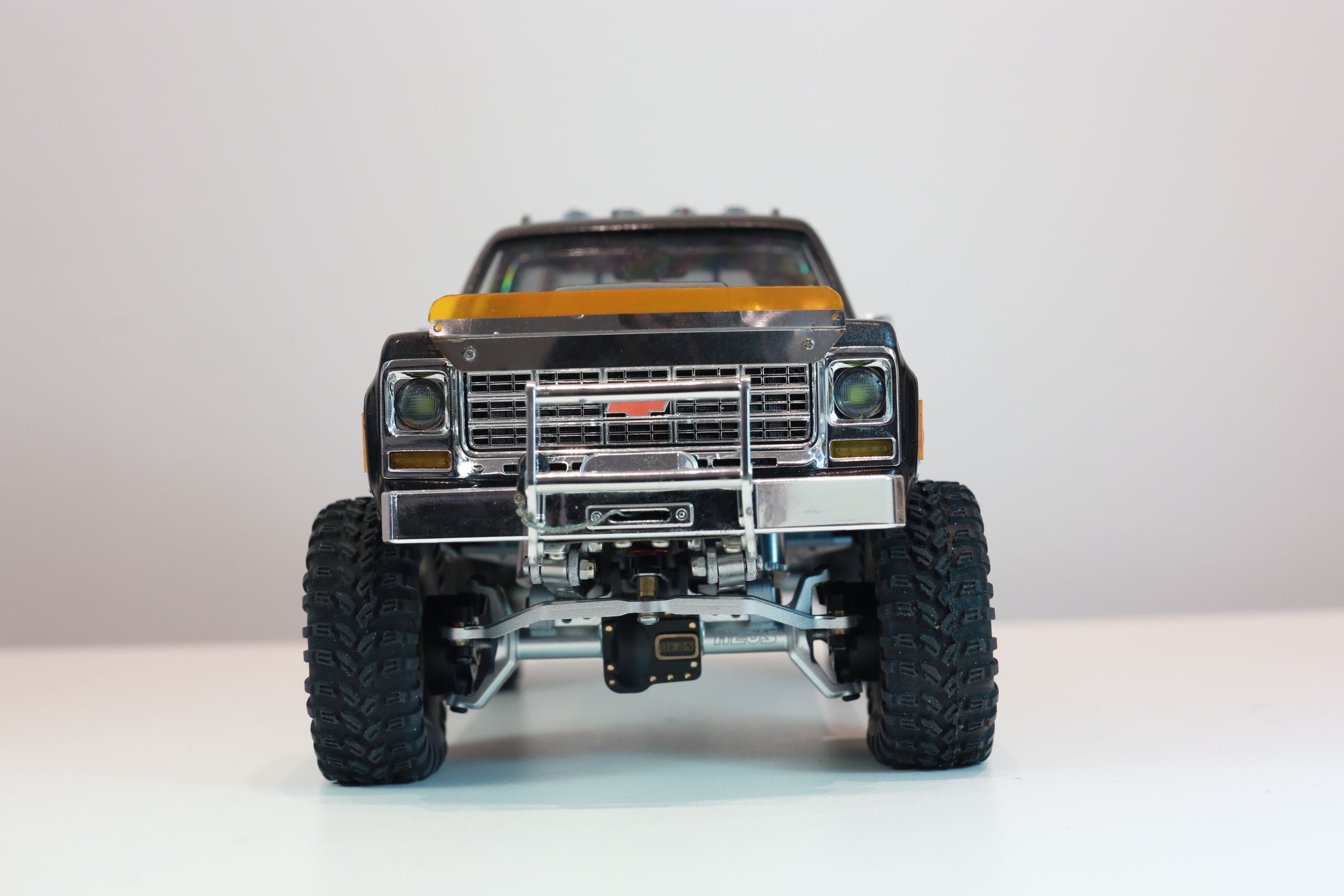 1/18 scale traxxas trx4m based custom rc build of a chevy k10 with micro leaf spring suspension system.