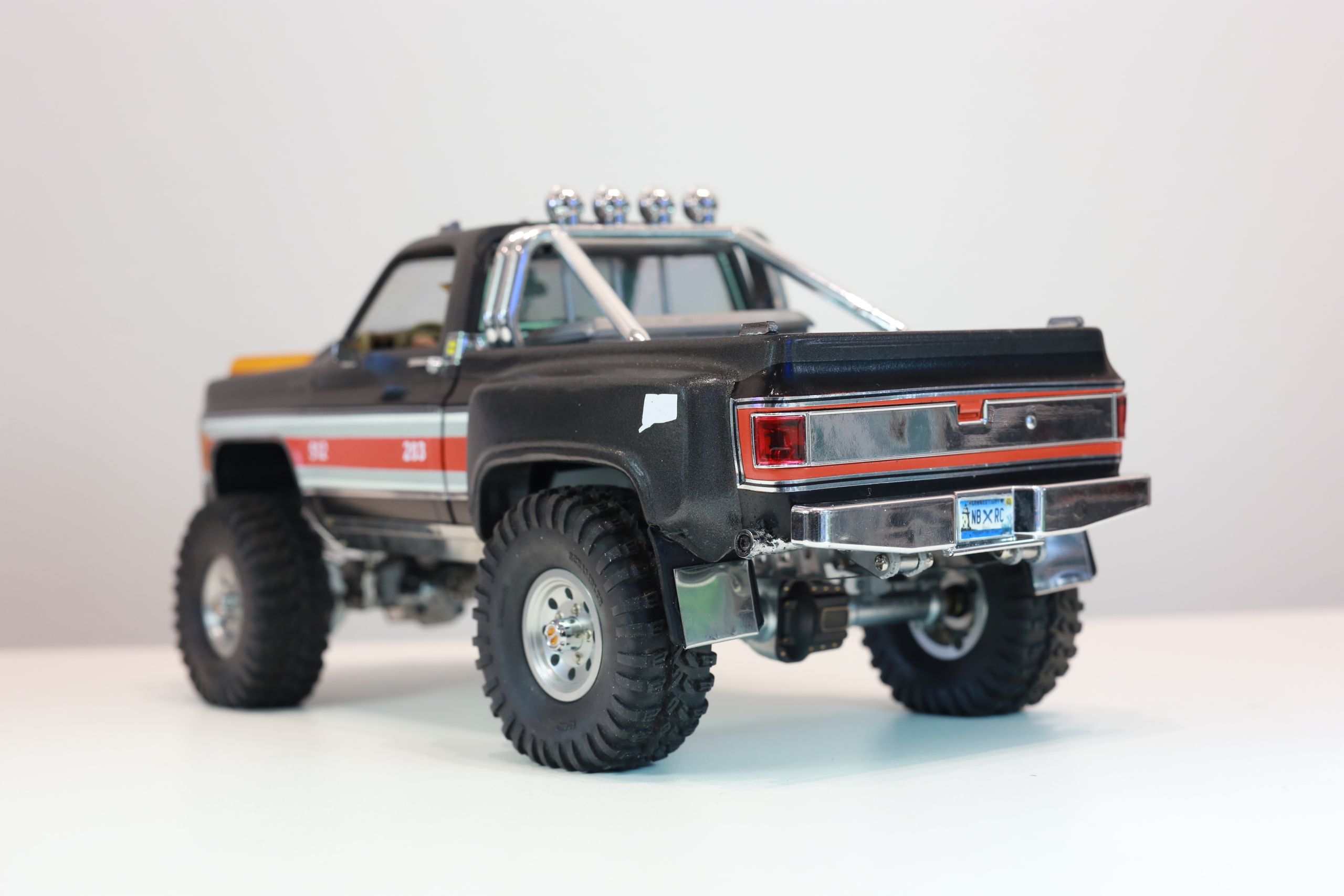 1/18 scale traxxas trx4m based custom rc build of a chevy k10 with micro leaf spring suspension system.