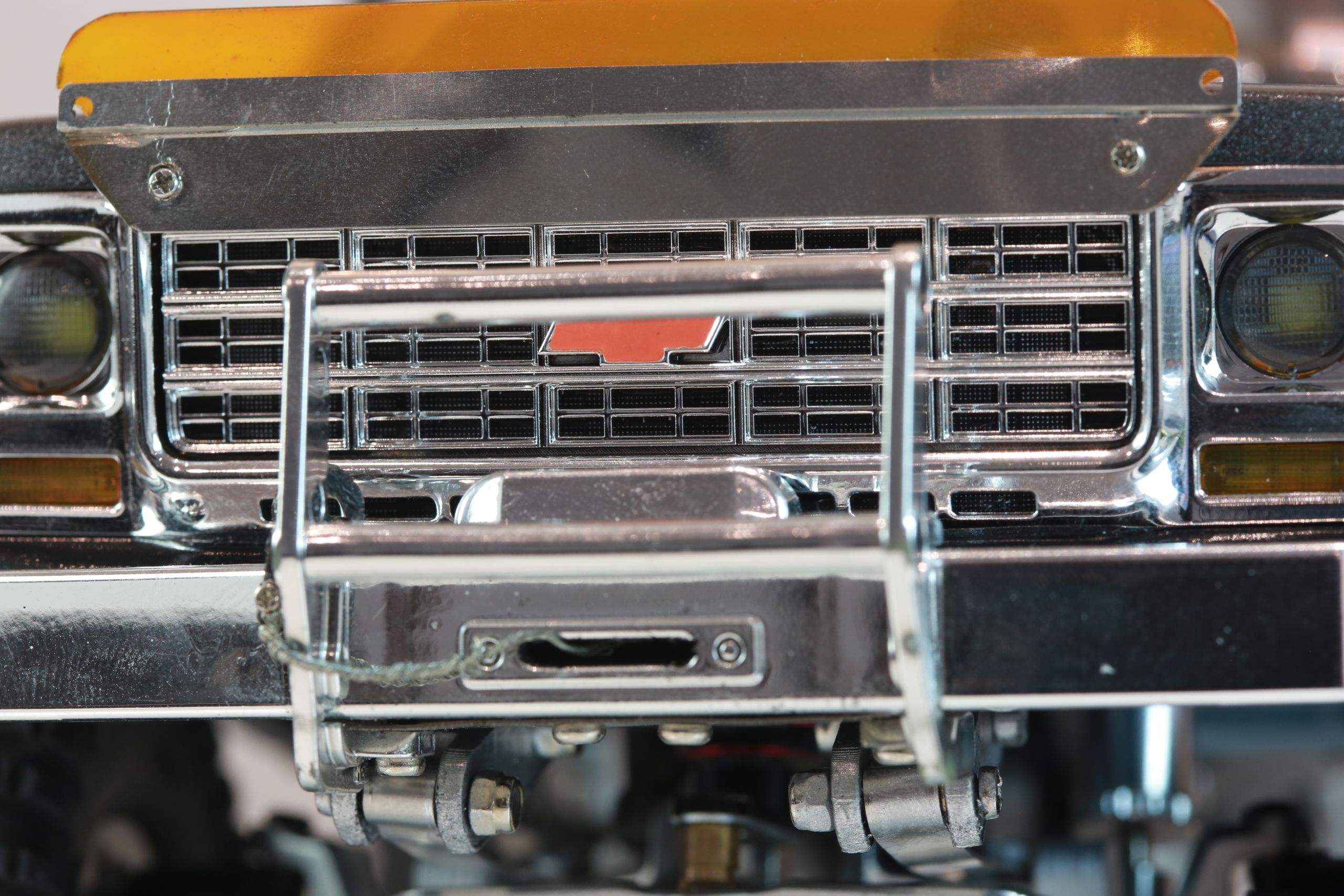 1/18 scale traxxas trx4m based custom rc build of a chevy k10 with micro leaf spring suspension system.