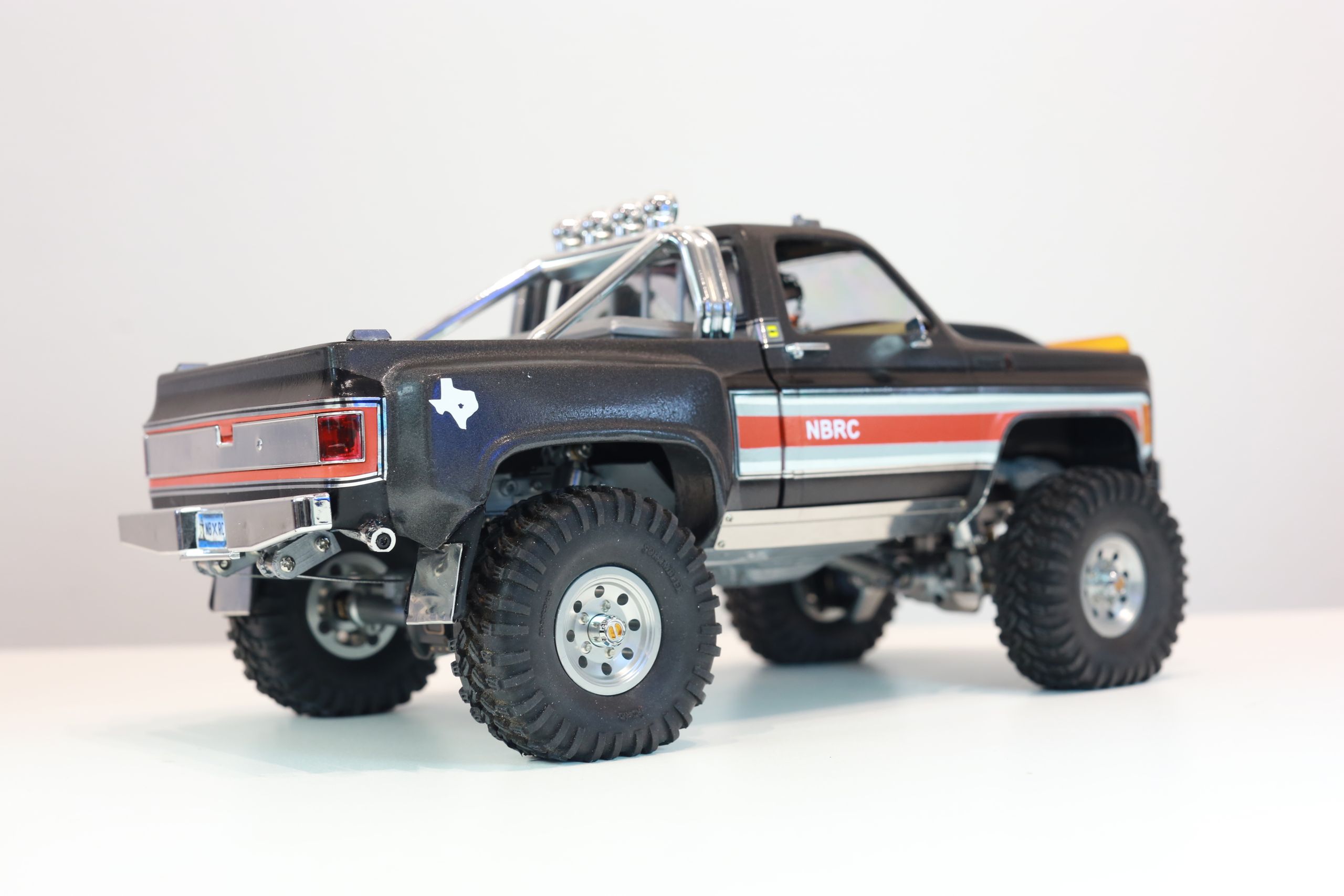 1/18 scale traxxas trx4m based custom rc build of a chevy k10 with micro leaf spring suspension system.