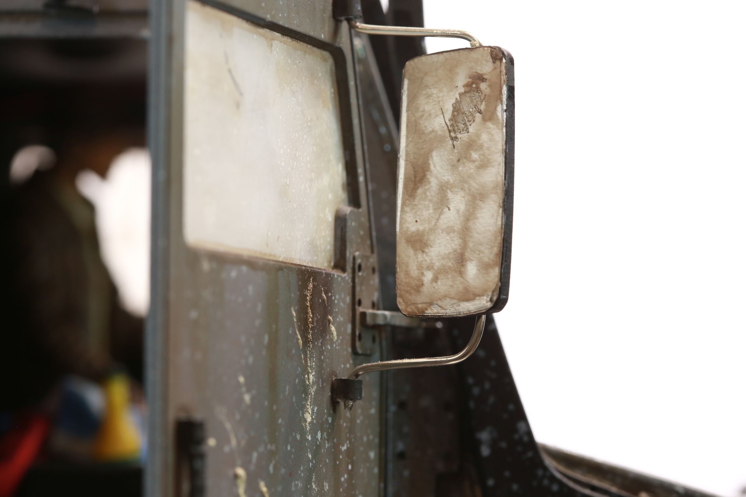 detail of 1/10 scale mercedes unimog rc body