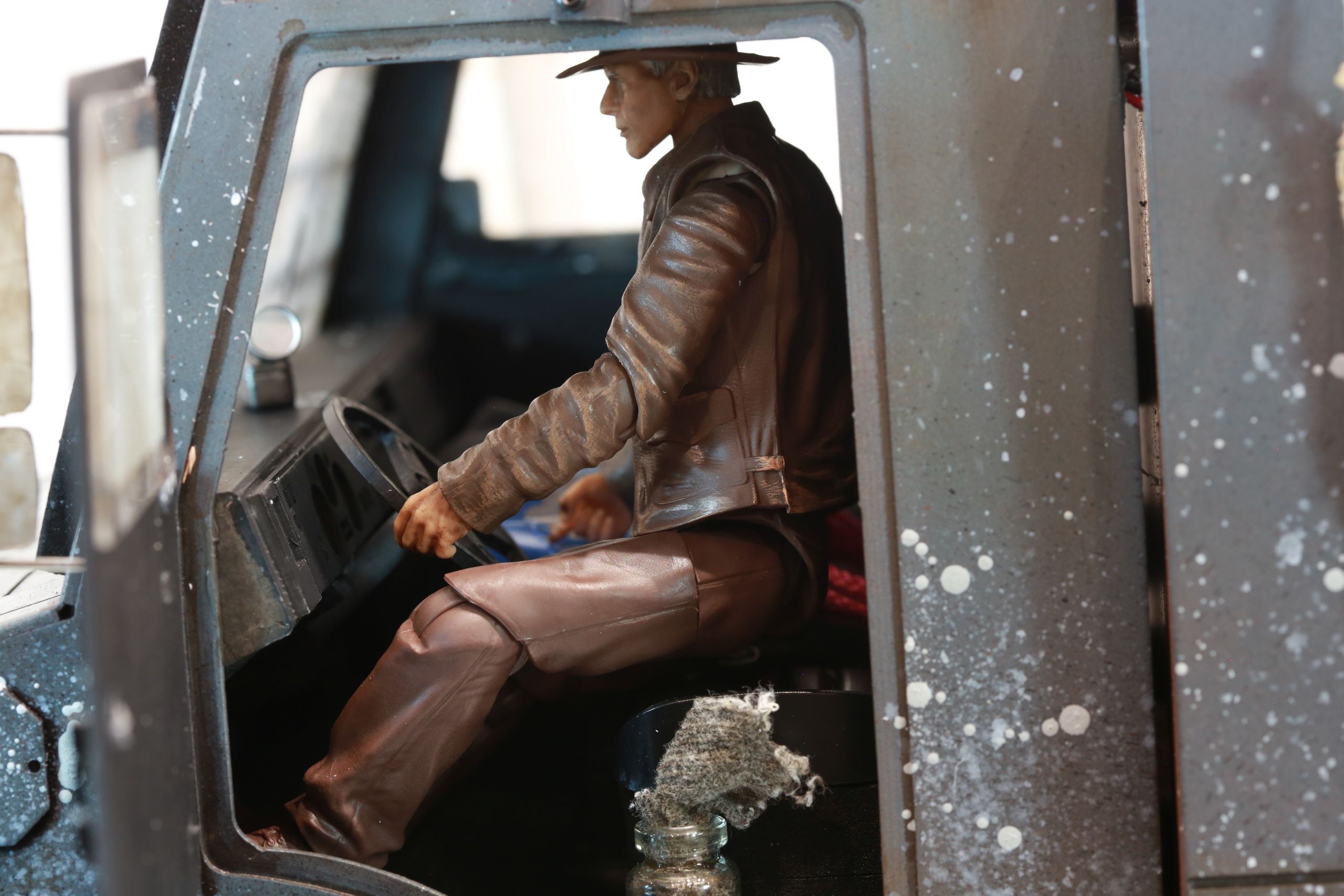 detail of 1/10 scale mercedes unimog rc body