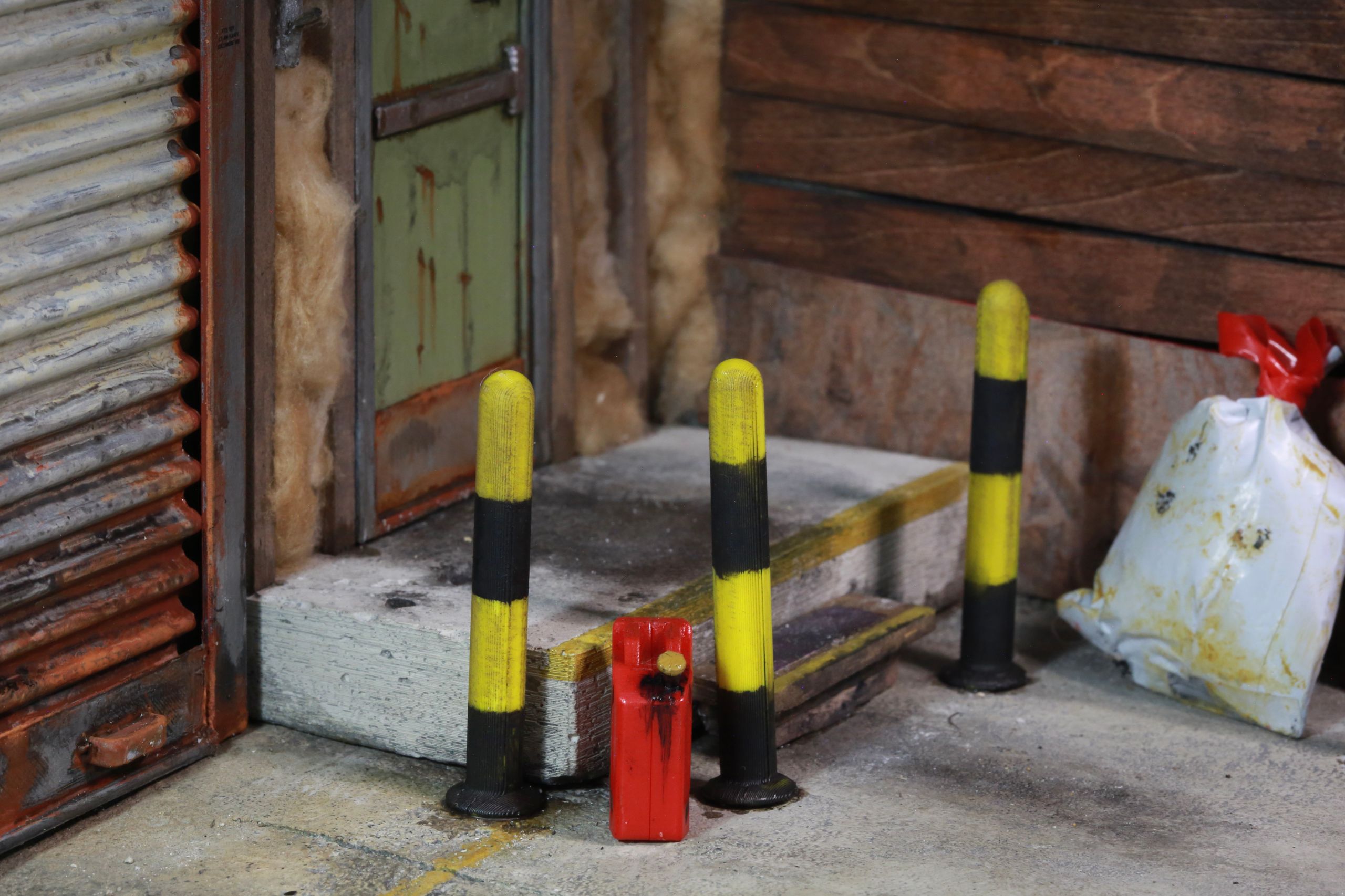 1/24-1/18 scale post-apocalyptic wasteland auto mechanic garage miniature diorama constructed from mixed media and found objects
