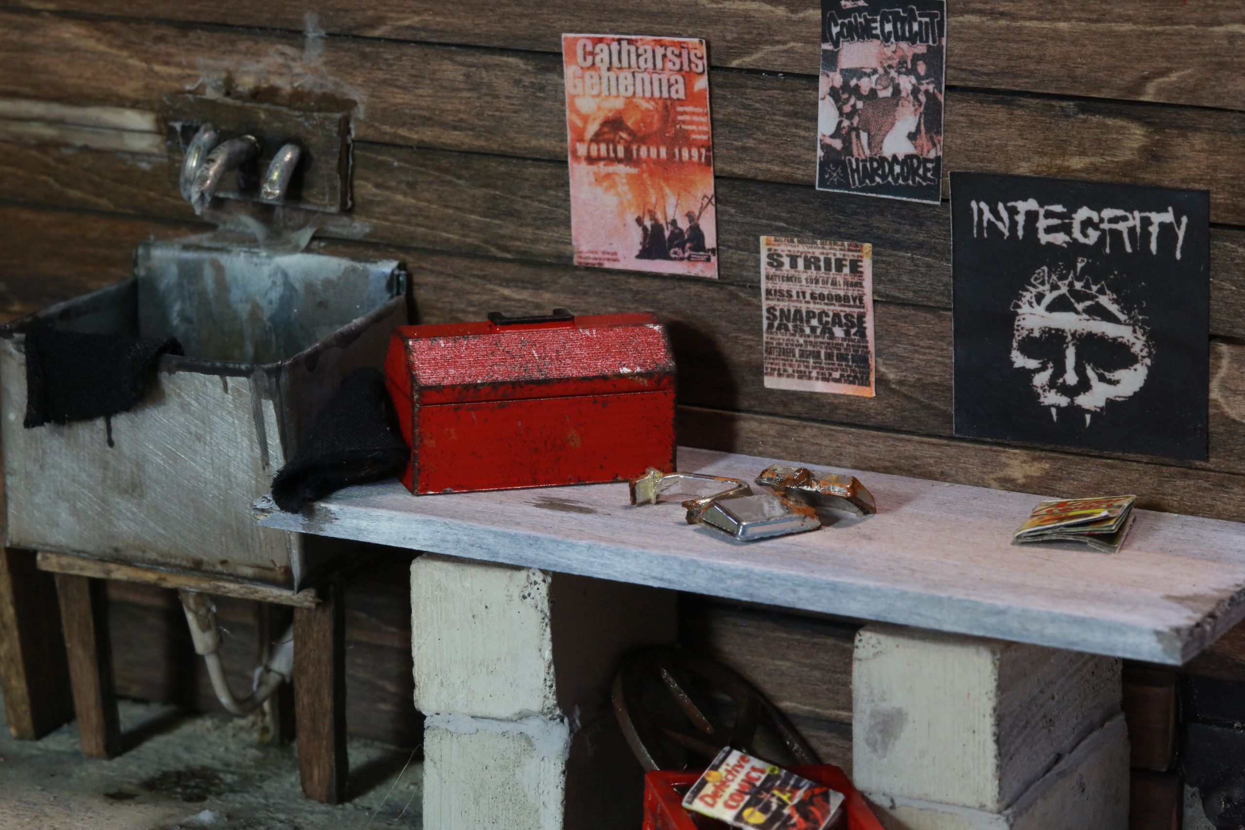 1/24-1/18 scale post-apocalyptic wasteland auto mechanic garage miniature diorama constructed from mixed media and found objects