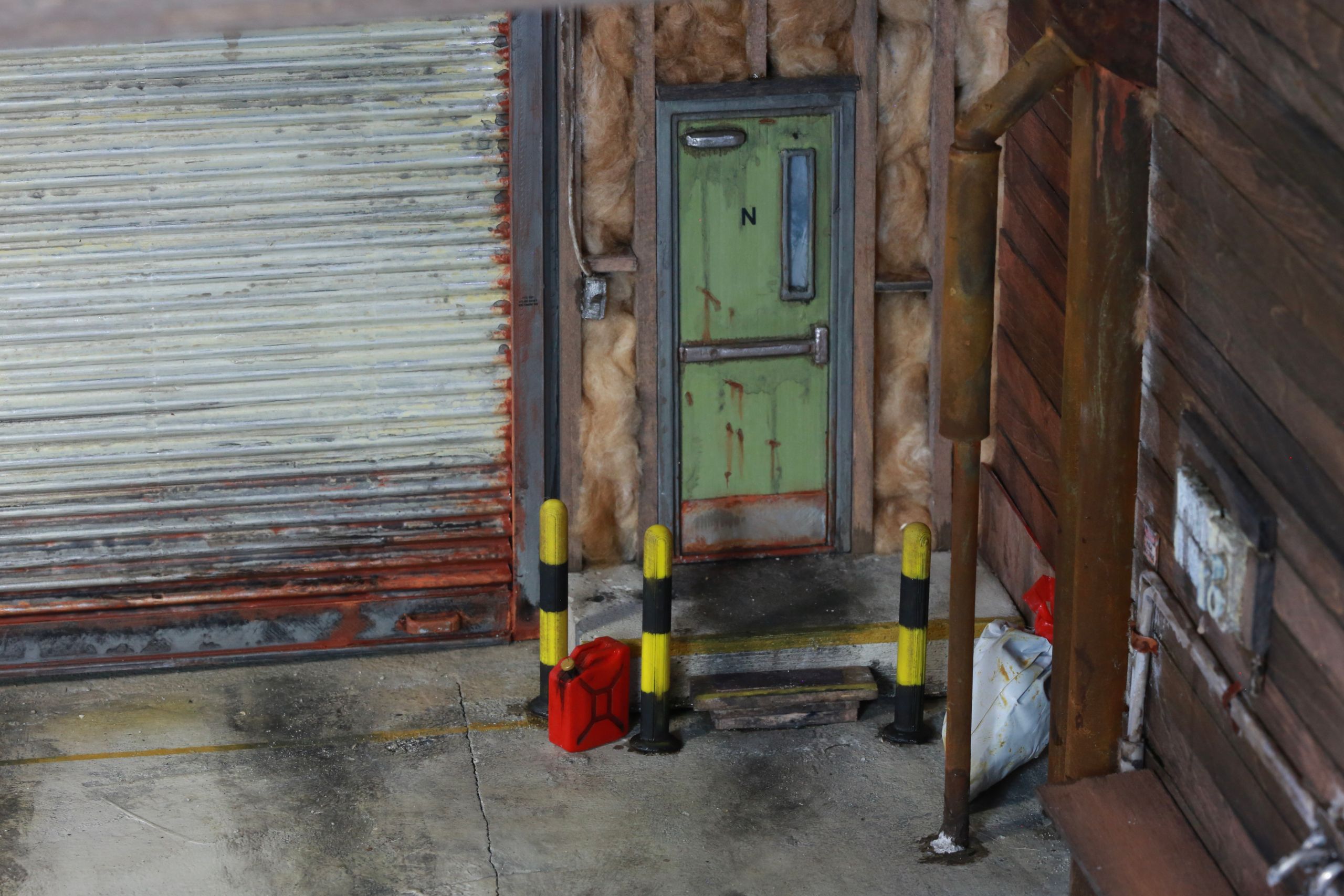 1/24-1/18 scale post-apocalyptic wasteland auto mechanic garage miniature diorama constructed from mixed media and found objects