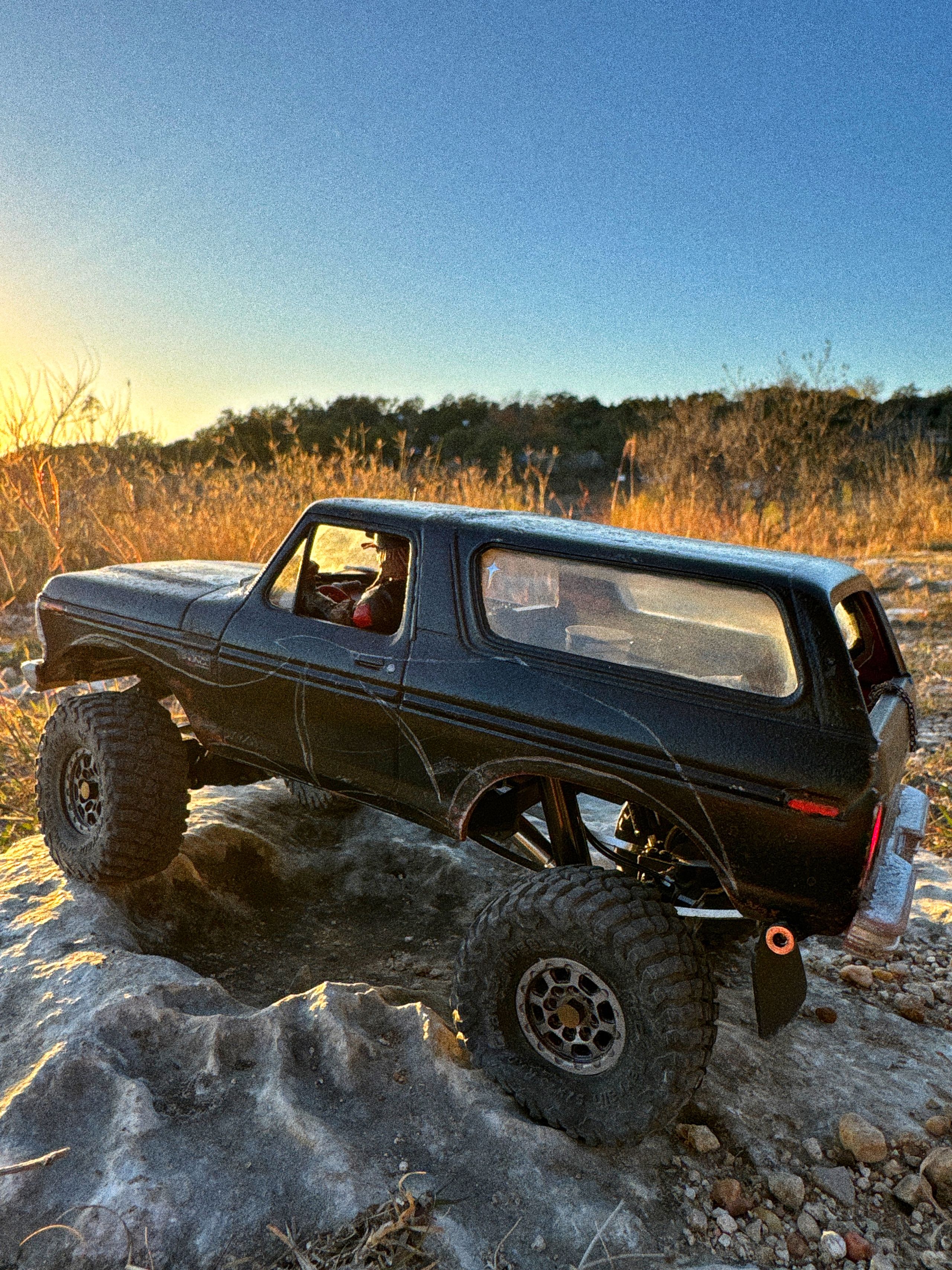 1970s Ford Bronco RC build with female driver and mural painting supplies in the back and her beloved cat by artist nick baxter in austin texas.