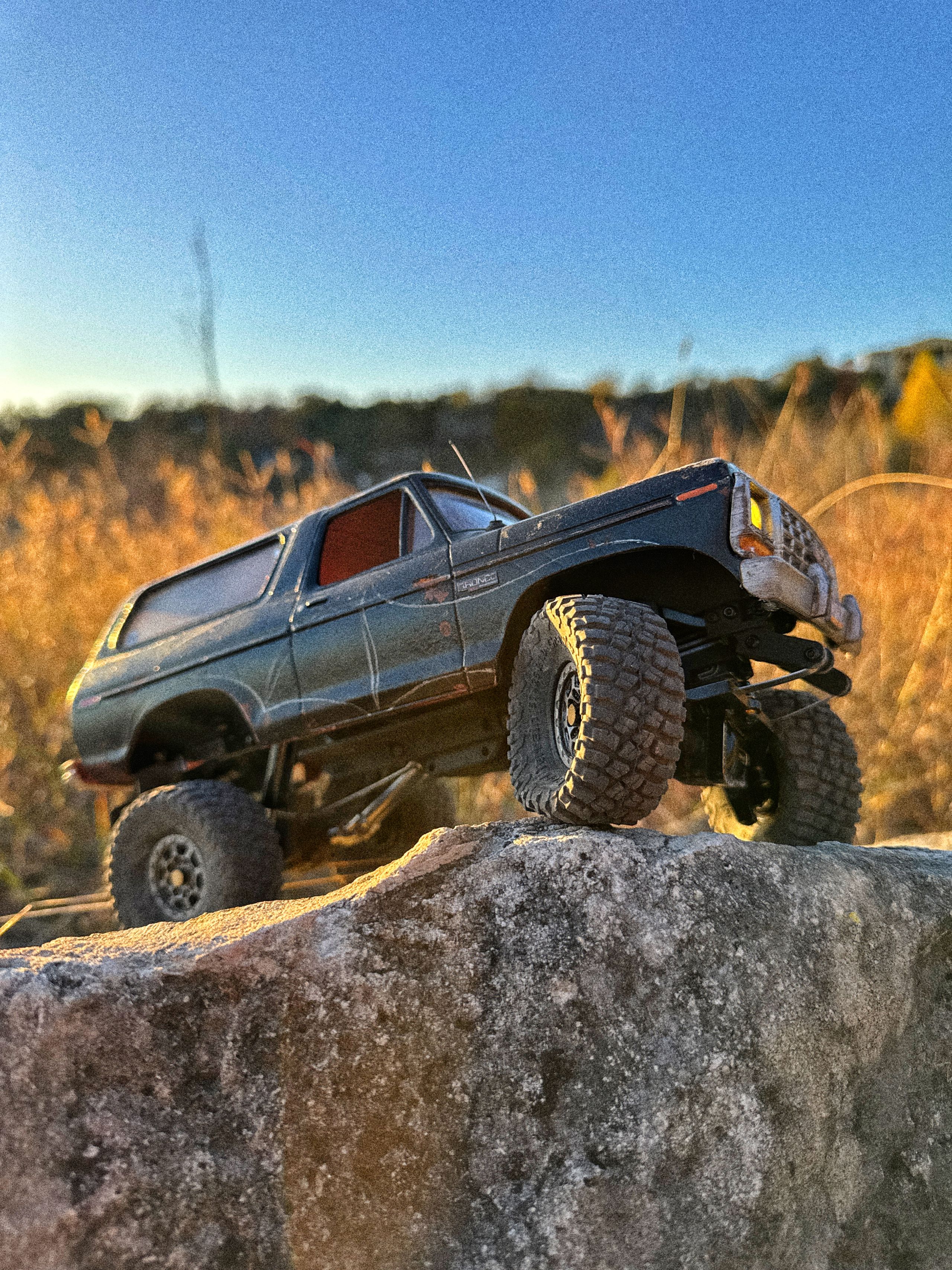 1970s Ford Bronco RC build with female driver and mural painting supplies in the back and her beloved cat by artist nick baxter in austin texas.