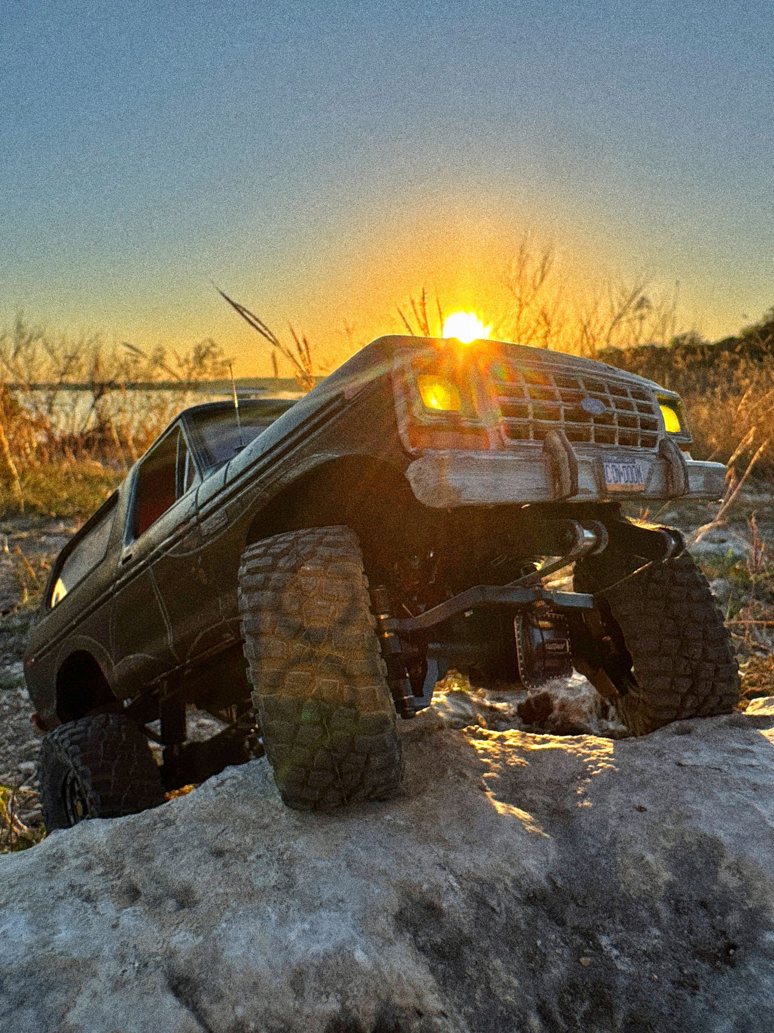 1970s Ford Bronco RC build with female driver and mural painting supplies in the back and her beloved cat by artist nick baxter in austin texas.